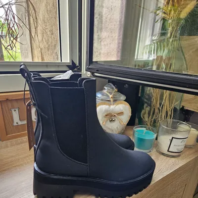 Bottines noires à plateau 